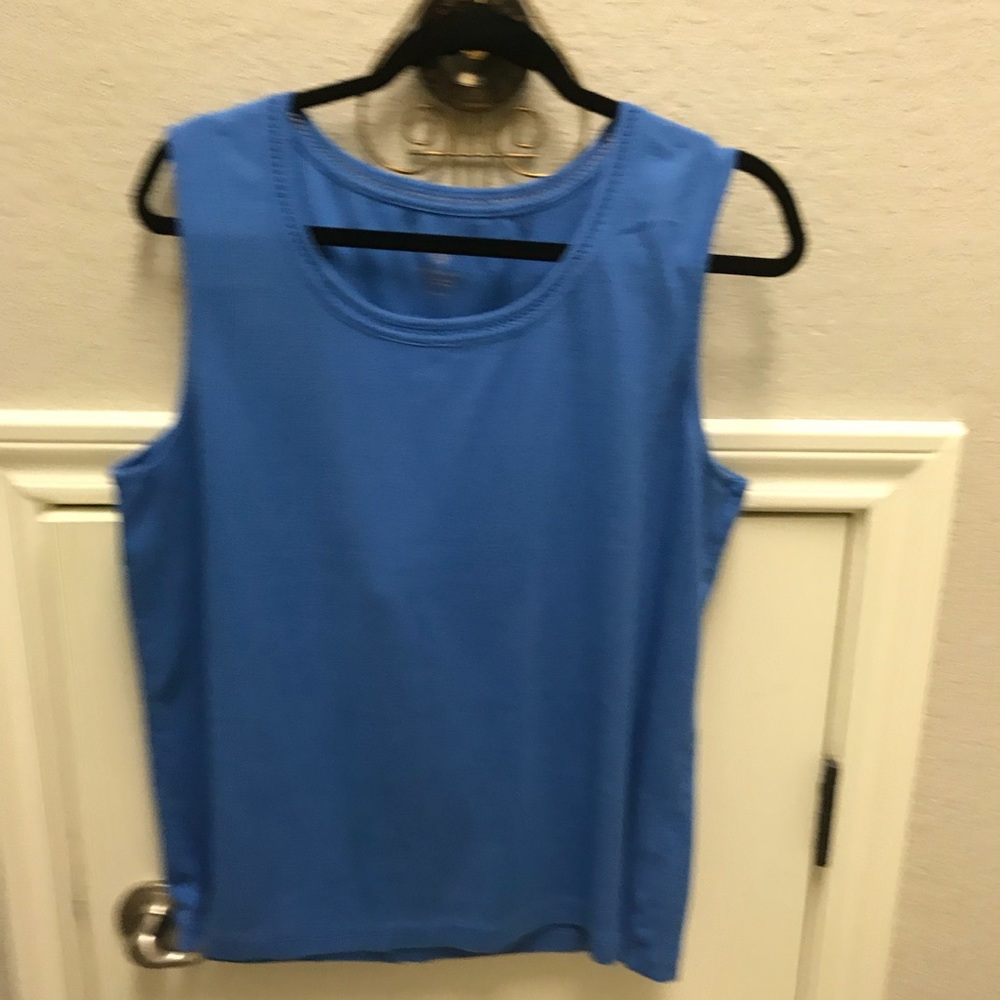 Ladies sleeveless blouse